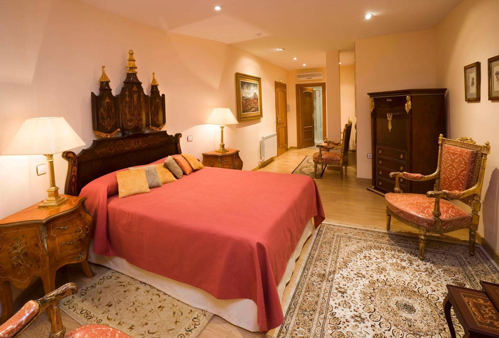 Residencia Real Del Castillo De Curiel Curiel de Duero Oda fotoğraf